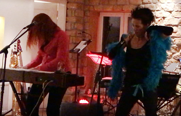 Live02_web